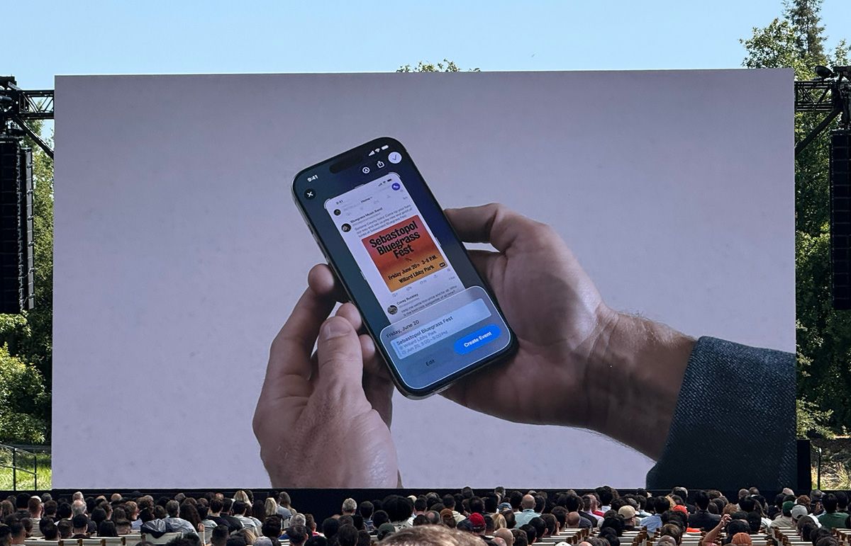 ビジュアルインテリジェンスはiPhoneの画面キャプチャのAI解析に対応。ChatGPTに詳しい内容を質問して聞くこともできる