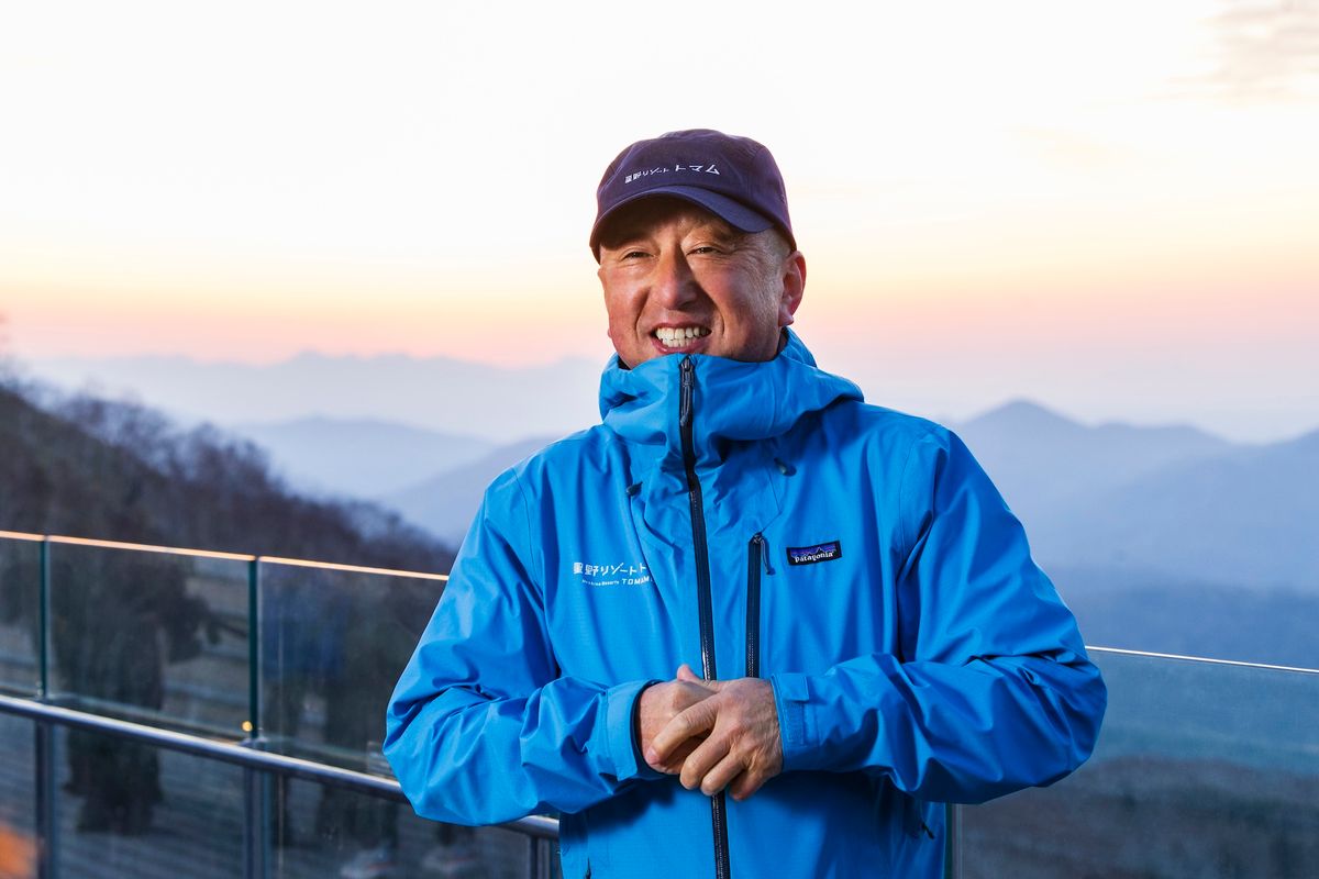 “雲海仙人”こと、鈴木和仁。20年もの間、トマム山麓に広がる雲海を見続けてきた鈴木はこのほど定年退職を迎えた。仙人曰く「20年はあっという間でした」