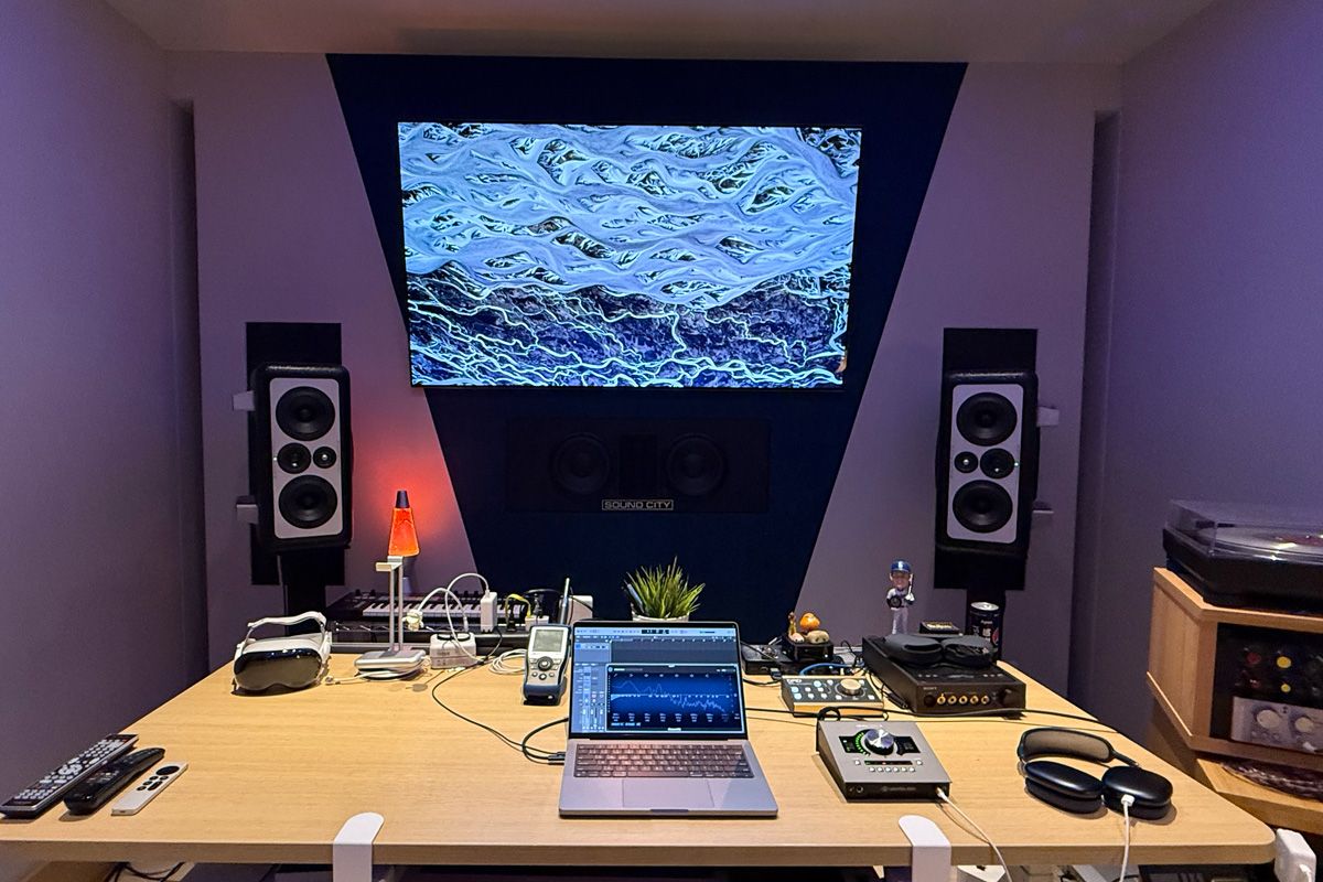 グラミー賞を受賞するような音響エンジニアを多数抱え、音質マイスター(彼らはチューナーと呼んでいる)による最終的なチューニングを行なっている