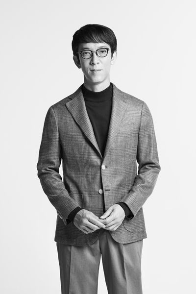 寺田親弘◎1976年、東京都生まれ。慶應義塾大学環境情報学部卒業後、三井物産に入社。米シリコンバレーでベンチャー企業の日本向けビジネス展開支援を行い、帰国後は子会社の経営管理などに従事。2007年にSansanを創業、21年東証一部（現東証プライム）上場。