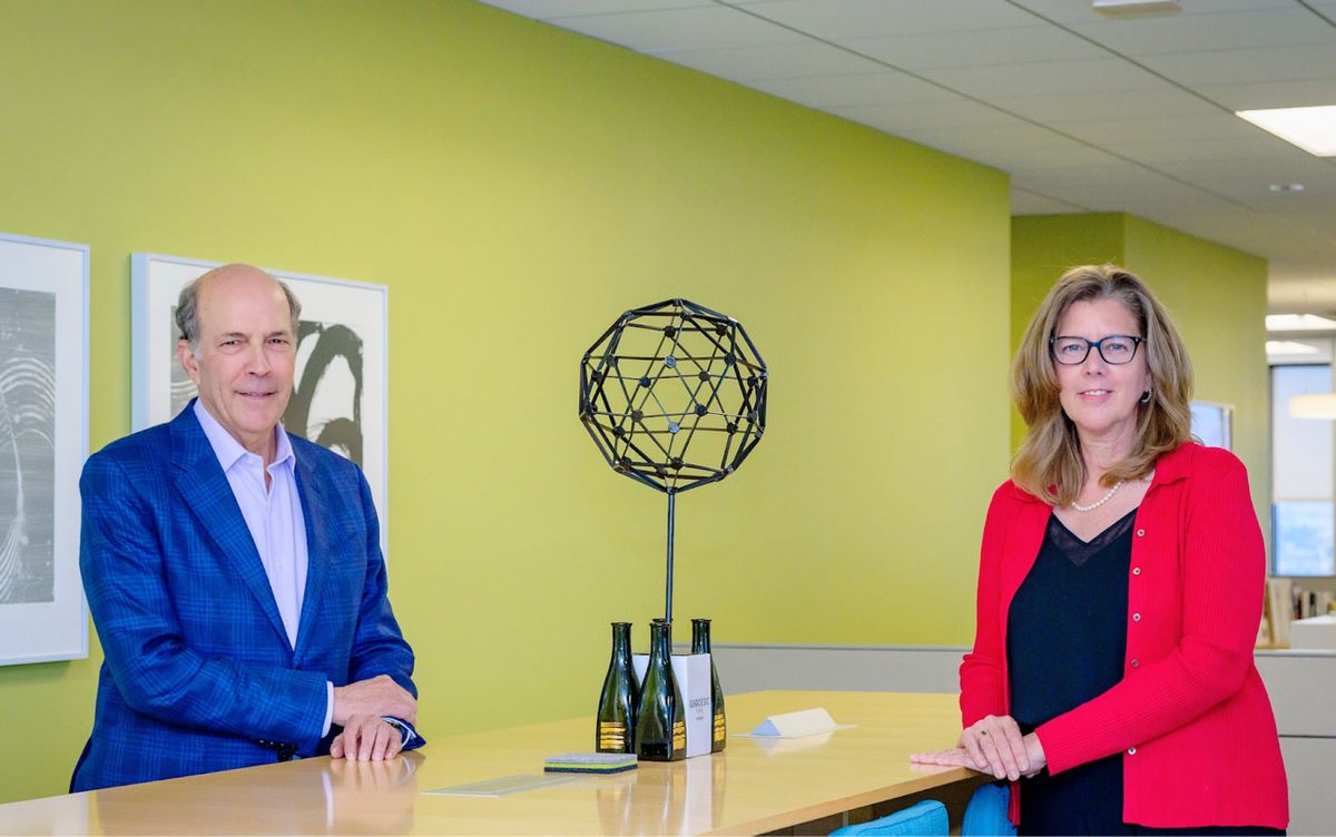 日本の未来に楽観的なルース氏（左）とバサラ氏（右）。「最も本質的なのは人と人との関係」と話し、日米関係のさらなる深化に期待を寄せる　　Courtesy of the author