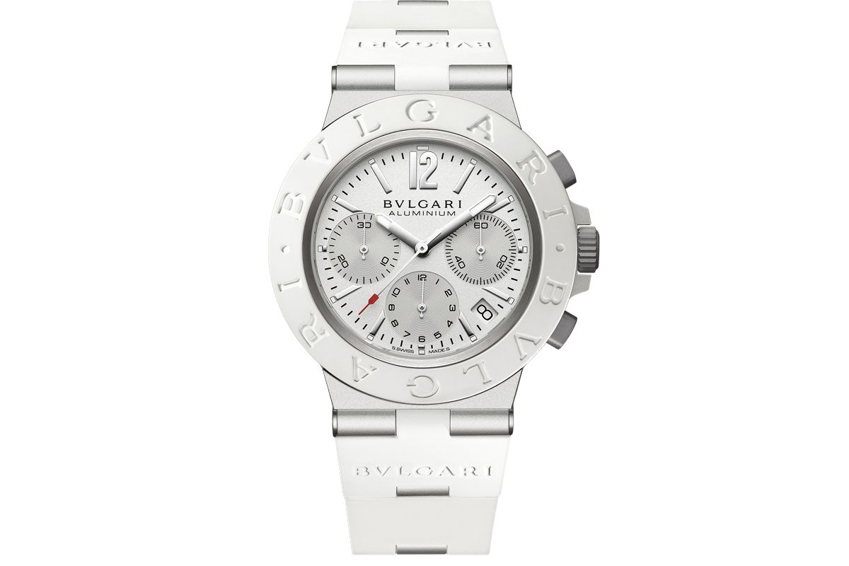 自動巻き、アルミニウムケース、ケース径40㎜。775500円〈ブルガリ／ブルガリジャパン Tel:0120-030-142〉