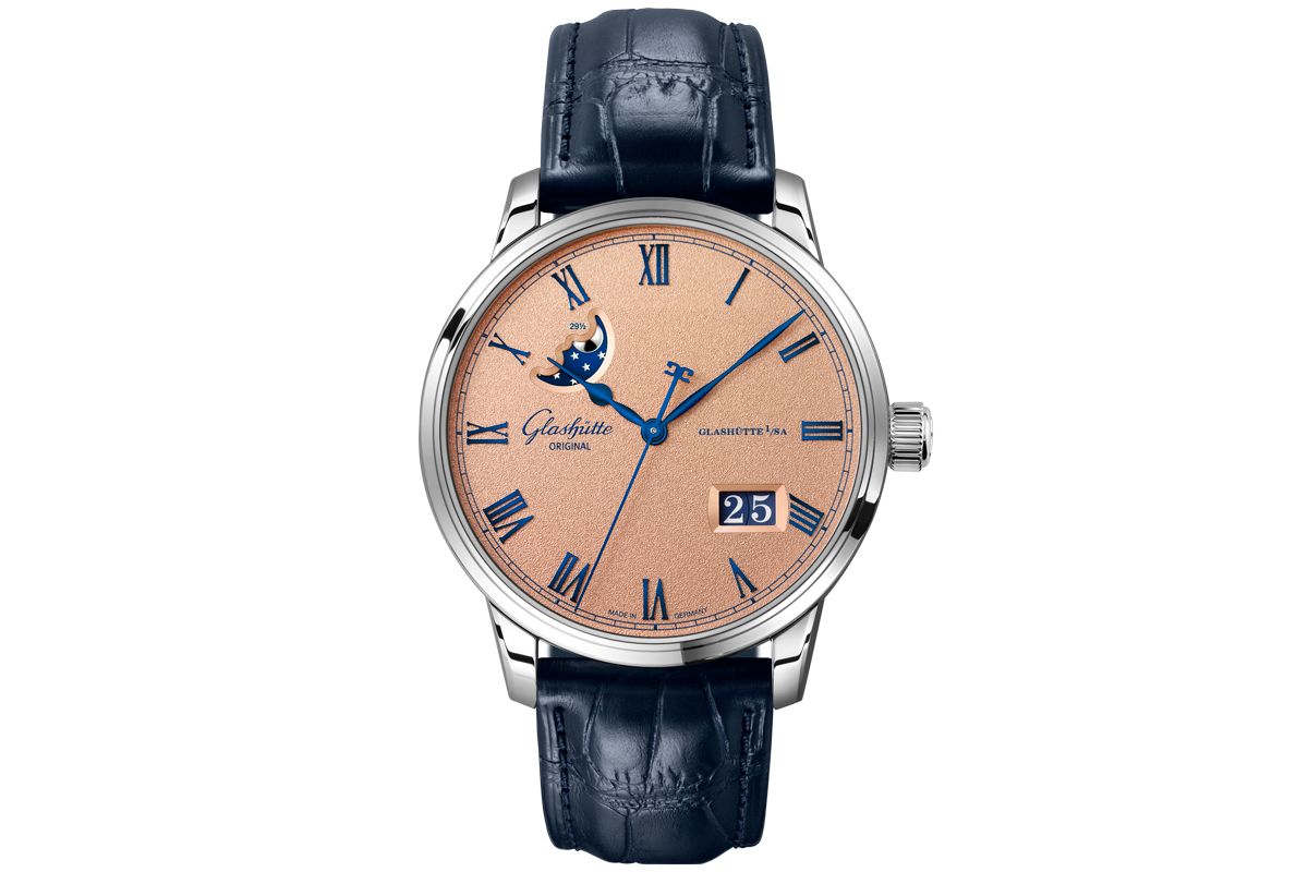 自動巻き、SSケース、ケース径40㎜。1716000円〈グラスヒュッテ・オリジナル／グラスヒュッテ・オリジナル ブティック銀座 Tel:03-6254-7266〉