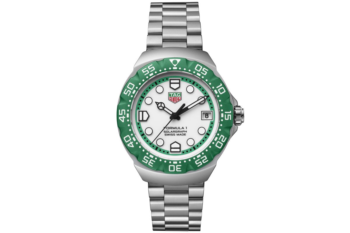 ソーラークオーツ、SSケース、ケース径38㎜。7月1日発売予定。286000円〈タグ・ホイヤー／LVMH ウォッチ・ジュエリー ジャパン タグ・ホイヤー Tel:03-5635-7030〉