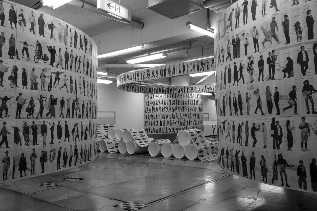 京都新聞社で同ビルの地下1階（印刷工場跡）はこれまでも展覧会に使われてきたが、関係者曰く、1階も含め、JRのように使った人はいないという。