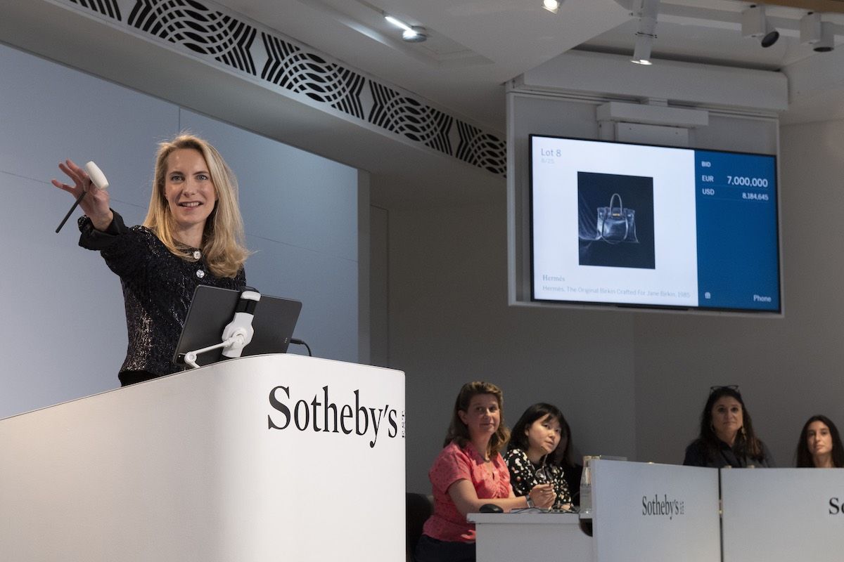 7月10日、パリで開催されたサザビーズのオークションでに出品され、14.7億円で落札された（Sotheby's）