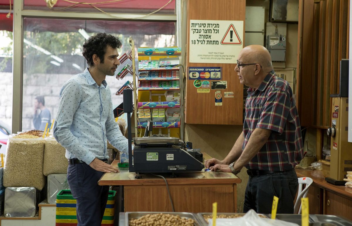 『テルアビブ・オン・ファイア』　配給：アット エンタテインメント　(c)Samsa Film TS Productions Lama Films Films From There Artémis Produ ctions C623