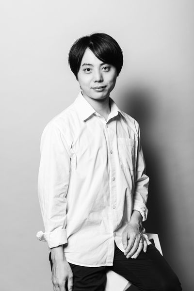 本多達也◎1990年香川県生まれ。博士（芸術工学）。大学時代は手話通訳のボランティアや手話サークルの立ち上げ、NPOの設立などを経験。人間の身体や感覚の拡張をテーマに、ろう者と協働して新しい音知覚装置を研究。2019年度グッドデザイン金賞。令和4年度全国発明表彰「恩賜発明賞」。