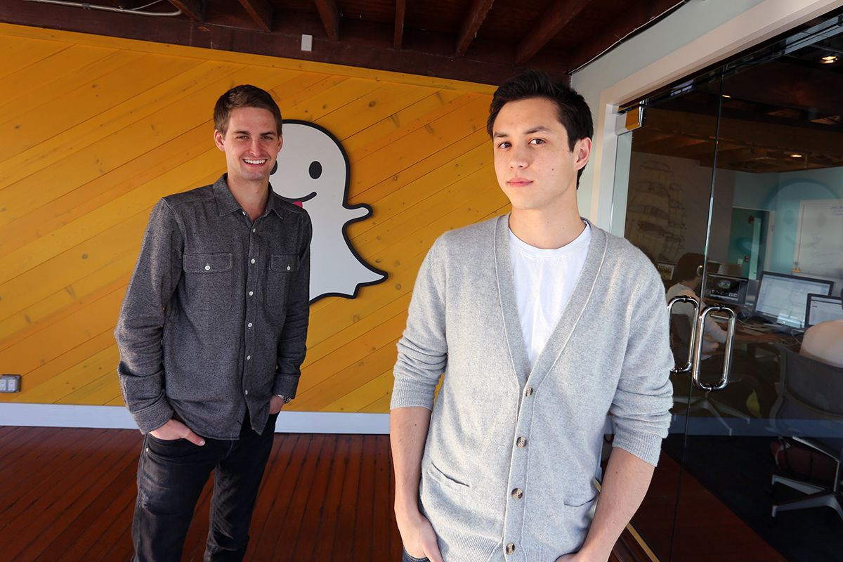 シンハが投資家として支えた「Snapchat」は今や巨大ソーシャルメディアに成長した。写真は、同社の共同創業者兼CEOのエヴァン・シュピーゲル（左）と共同創業者兼CTOのボビー・マーフィー（右）　　J. Emilio Flores / Corbis / Getty Images