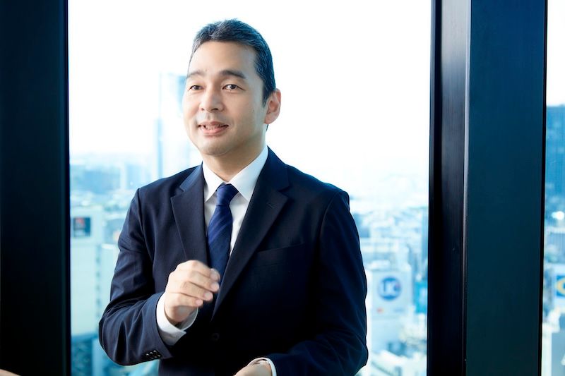 ソーシング・ブラザーズ 取締役管理部長 田中. 信