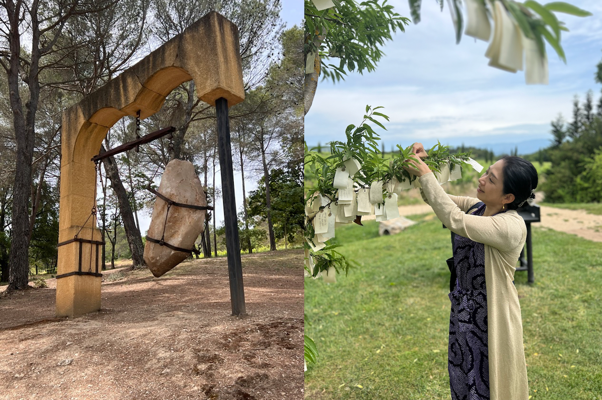 「魂の運び手」（左）、「ウィッシュ　ツリーズ」（右）