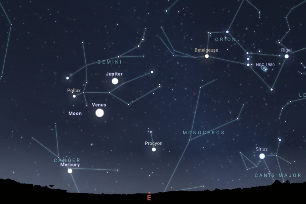 細い月と惑星たちの共演が夜明けを飾り、「ブラックムーン」が到来する