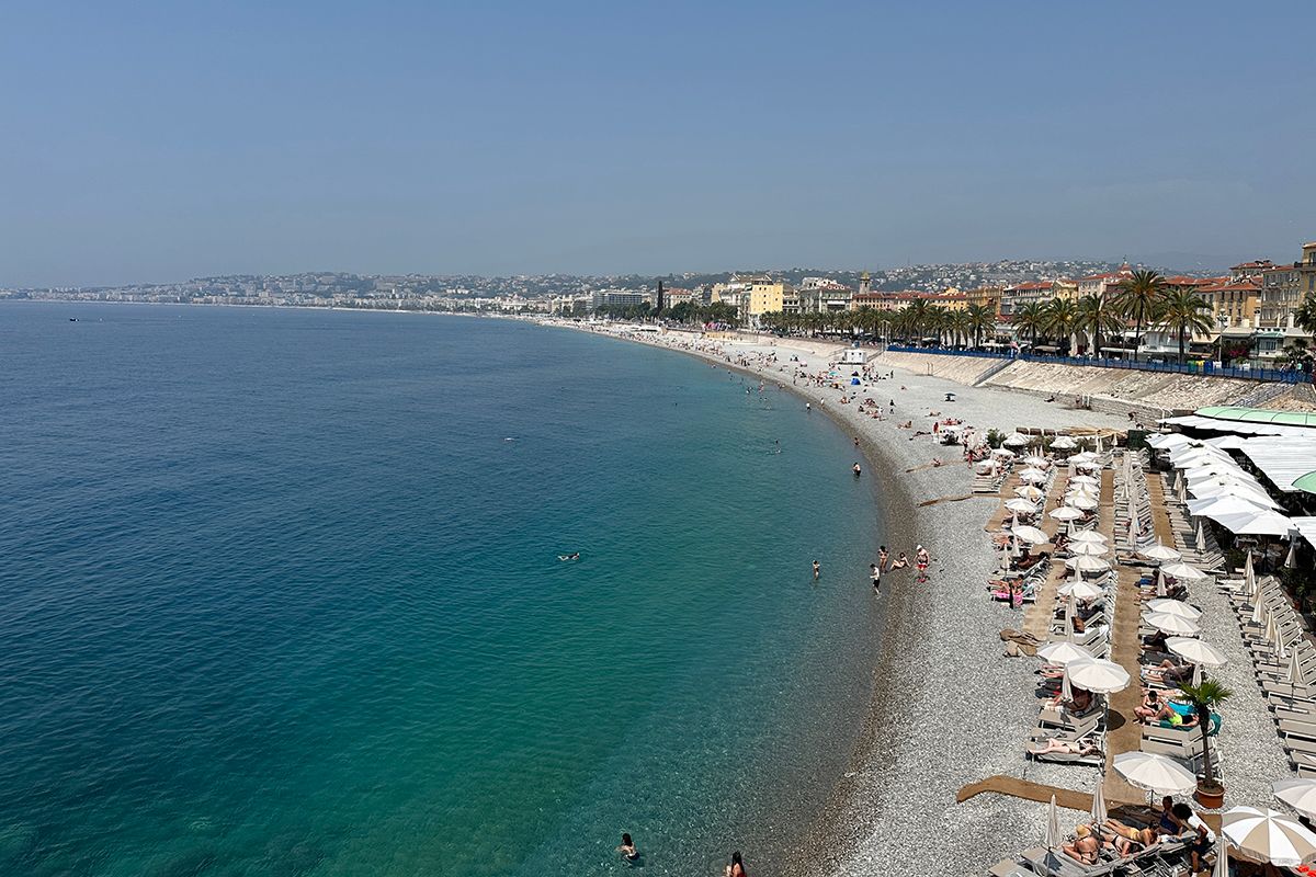 紺碧のニース「天使の湾」と有名な遊歩道「プロムナーデザングレ」