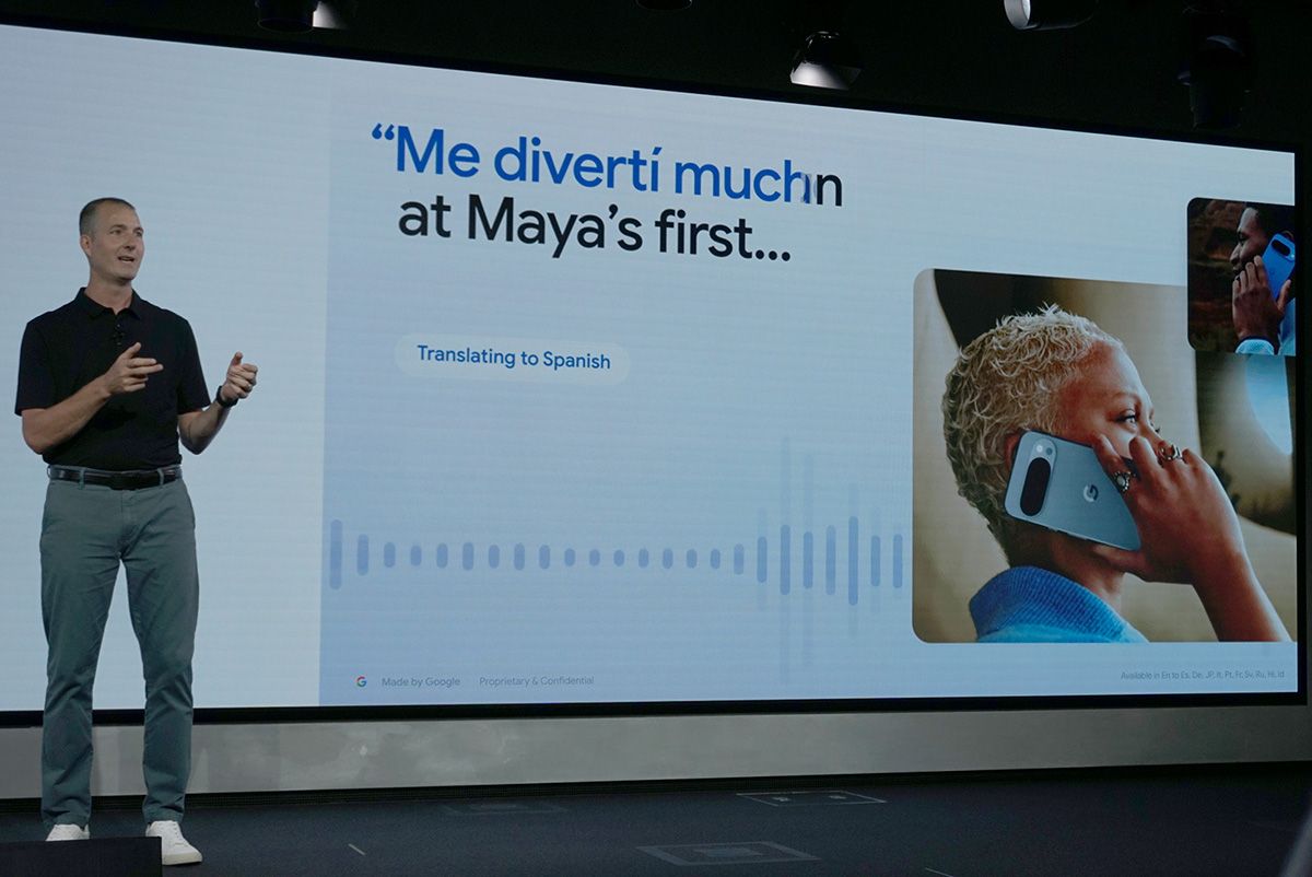 AIがユーザーのボイスデータをサンプリングしながら、電話の通話音声にリアルタイム翻訳をかける「マイボイス通訳」。通話相手により自然な自動翻訳音声を聞かせることができる