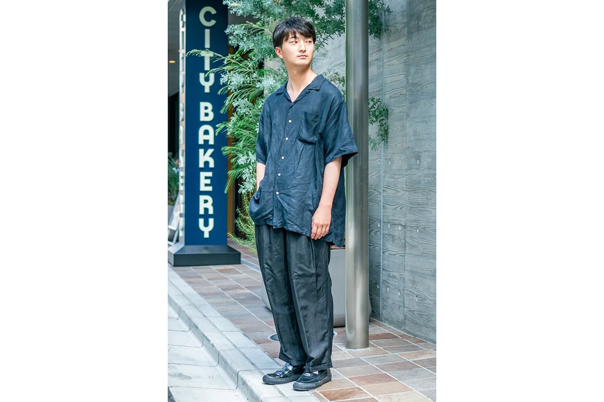 シャツ＝ラルフローレン　パンツ＝古着　シューズ＝コンバース