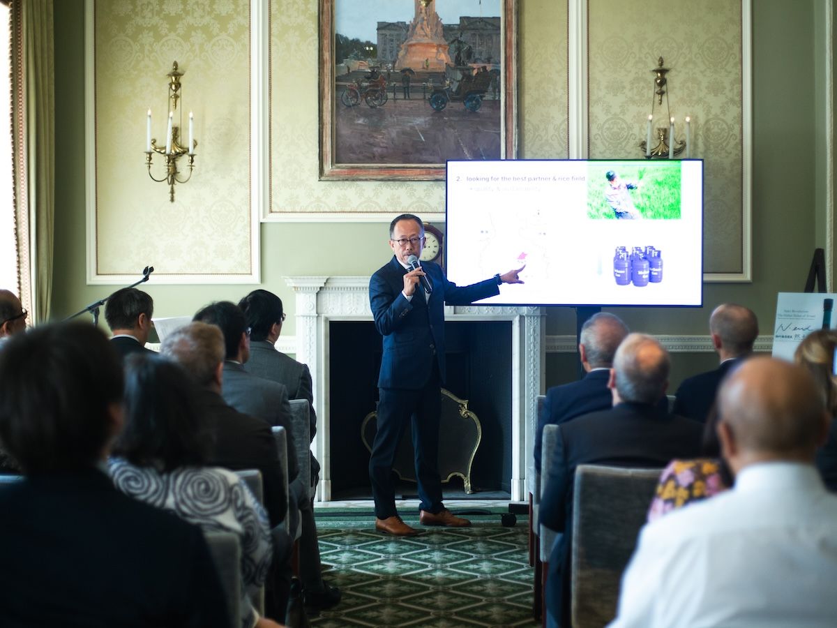 ロンドンで行われた「然土」マスタークラスには30名ほどのマスター・オブ・ワインやマスターソムリエ、またアルコール飲料や日本酒に精通したゲストが参加した。