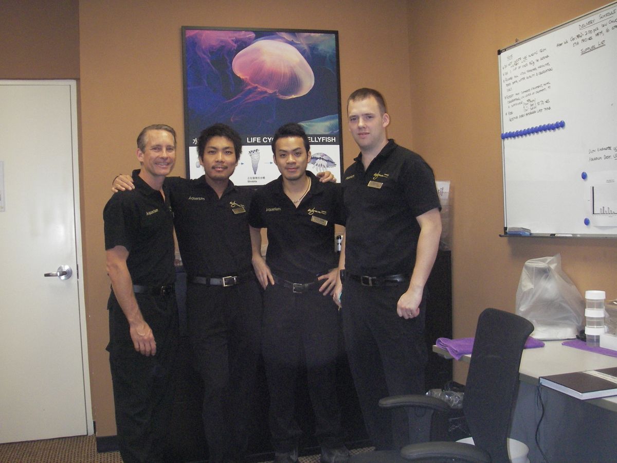 マカオの同僚たちと