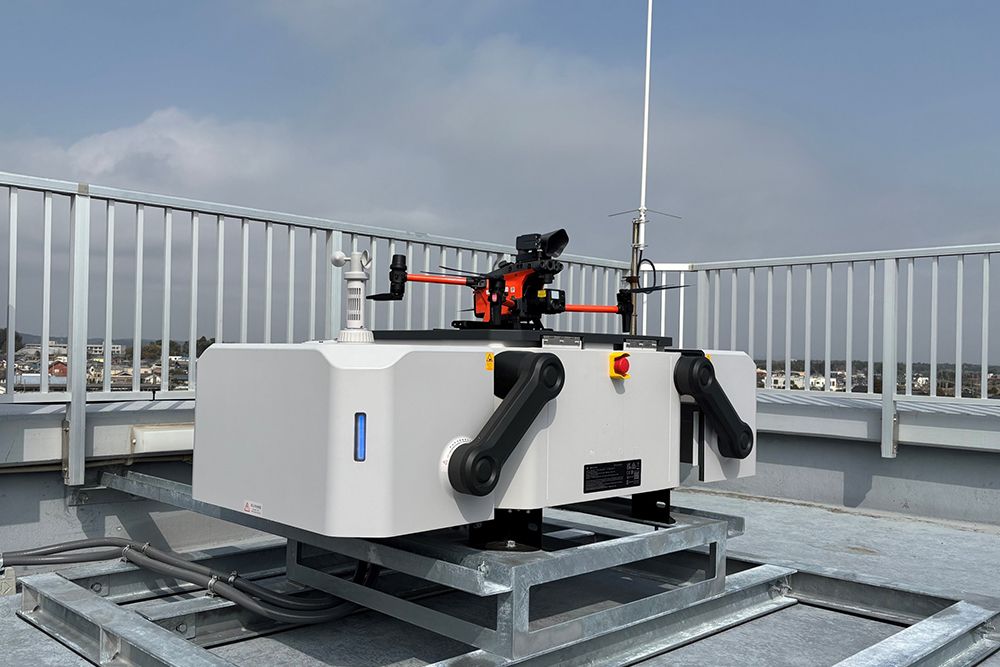 一宮町役場の屋上に設置されたドローンポート。