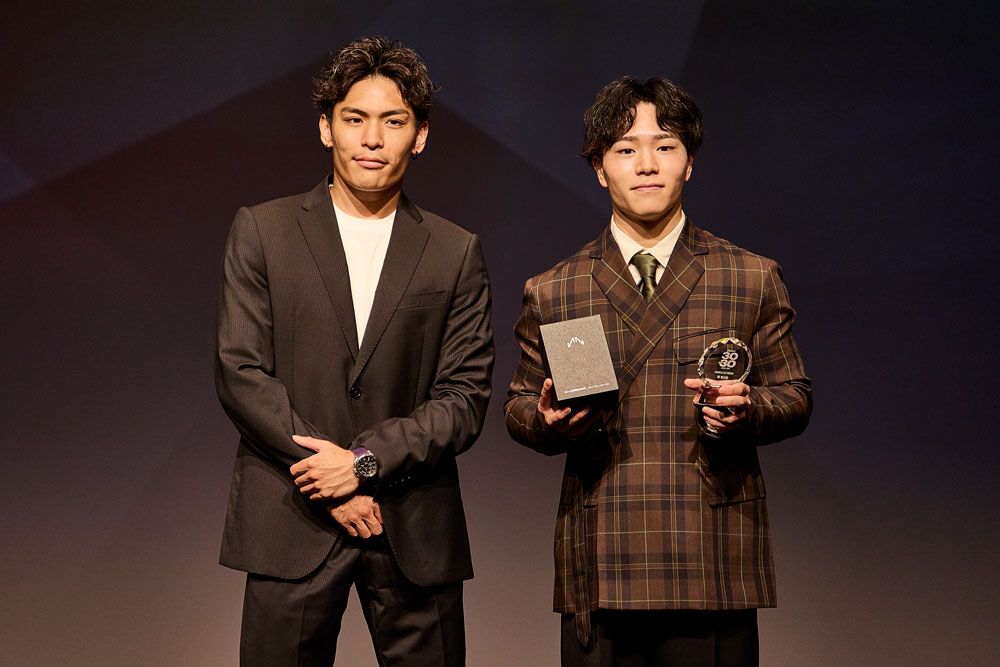 ノルケイン特別賞のプレゼンターを務めた、ブランドアンバサダーの楢﨑智亜と岡慎之助。
