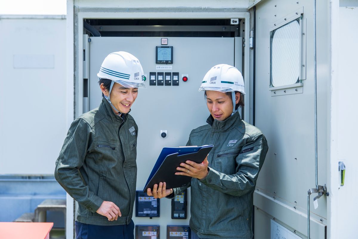 オリックスグループ内でも比較的若くして社長就任とな った片下。トップのフレッシュさ、柔軟な感性が現場の技術者とのコミュニケーション面でポジティブな変化となっている。