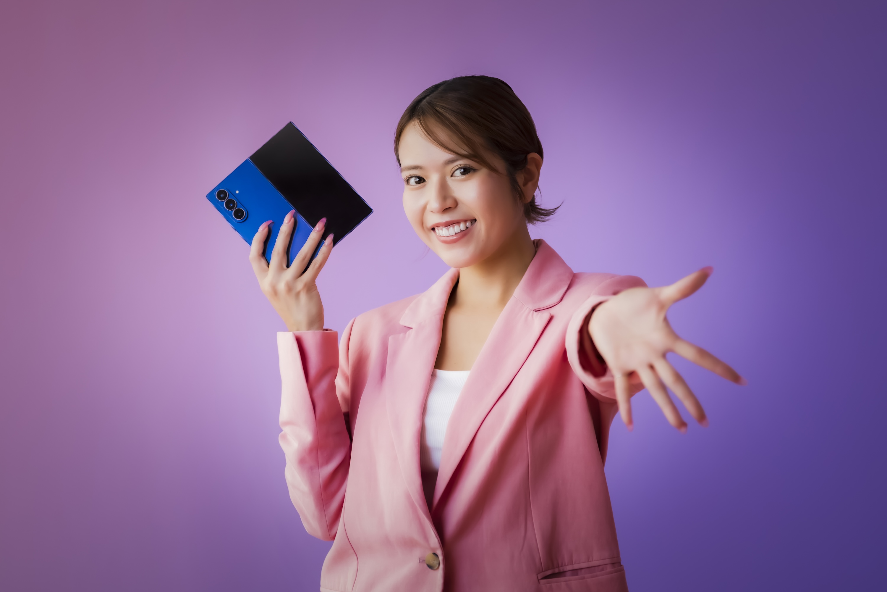 「無敵じゃん！」ギャルマインドを説く起業家・赤荻瞳が見たSamsung Galaxy Z Fold7の実力 | Forbes JAPAN 公式サイト（フォーブス ジャパン）
