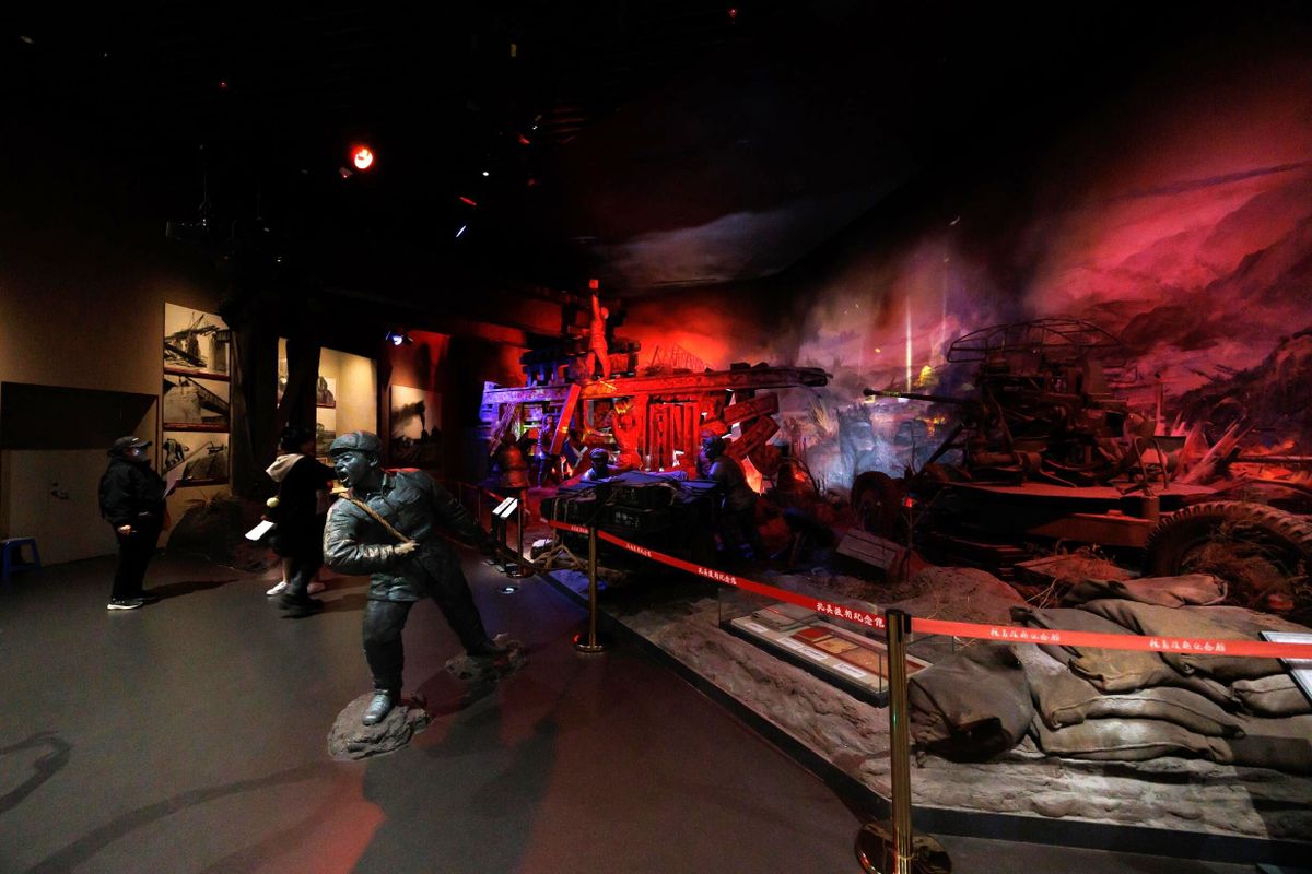 援朝抗美紀念館には朝鮮戦争時の戦闘シーンの展示がある