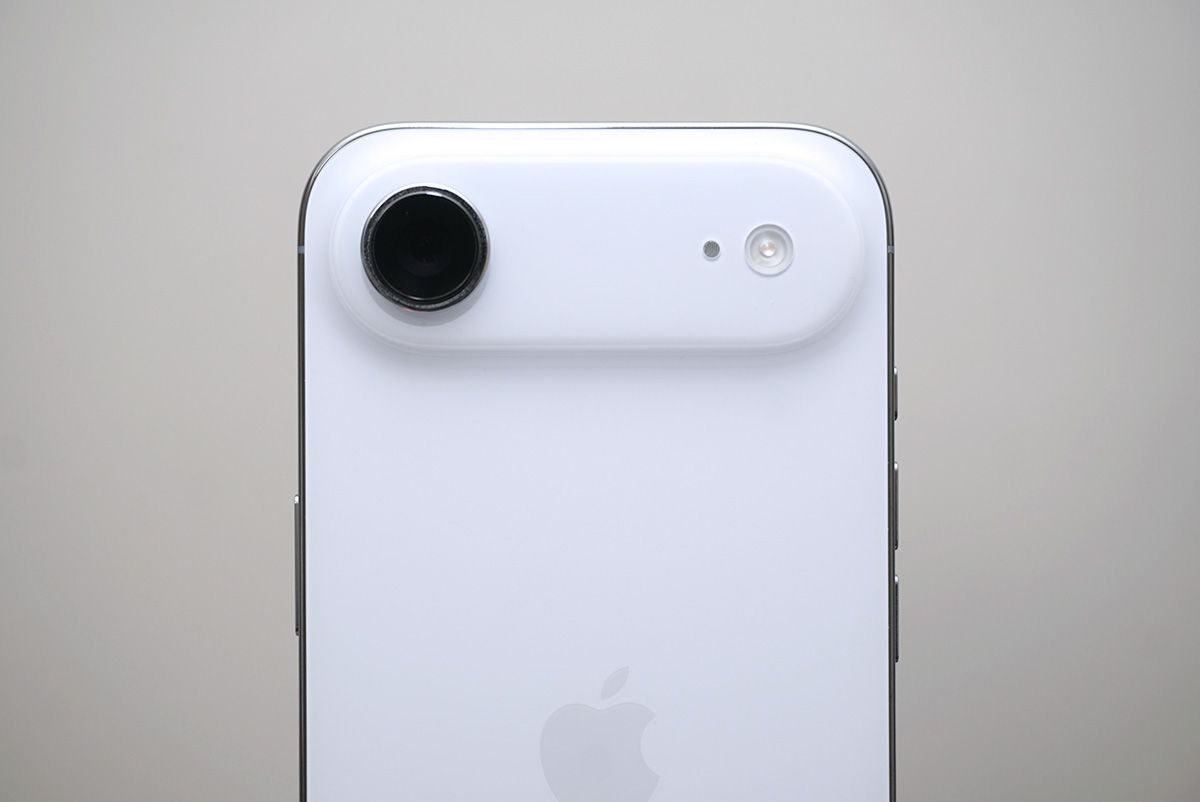 iPhone Airはシングルレンズカメラ。画質は良好だが、被写体に近接できるマクロ撮影機能がない