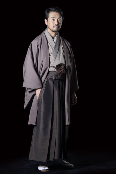 細尾真孝◎1979年、京都市生まれ。1688年から続く細尾の12代目。大学卒業後、音楽活動などを経て、2008年に細尾入社。さまざまな経営判断で西陣織の世界展開を飛躍させ、新しい市場を開拓し続けている。