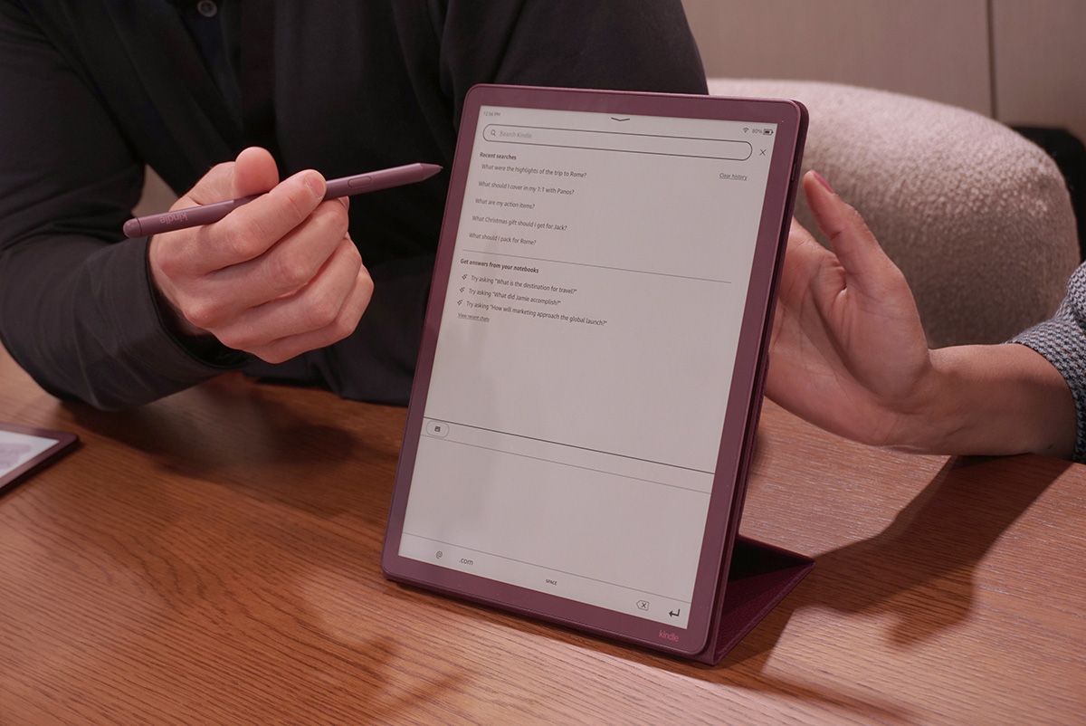 読み書きできる電子ペーパーノート「Kidle Scribe Colorsoft」。ユーザーのメモをキーワードから検索したり、関連する情報の深掘りなどもAI連携により実現