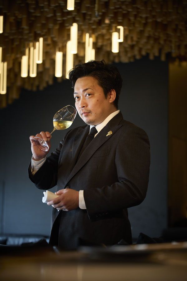 同ビル12階の「ST LOUIS BAR by KEI」のワインセレクトも務める中島氏。