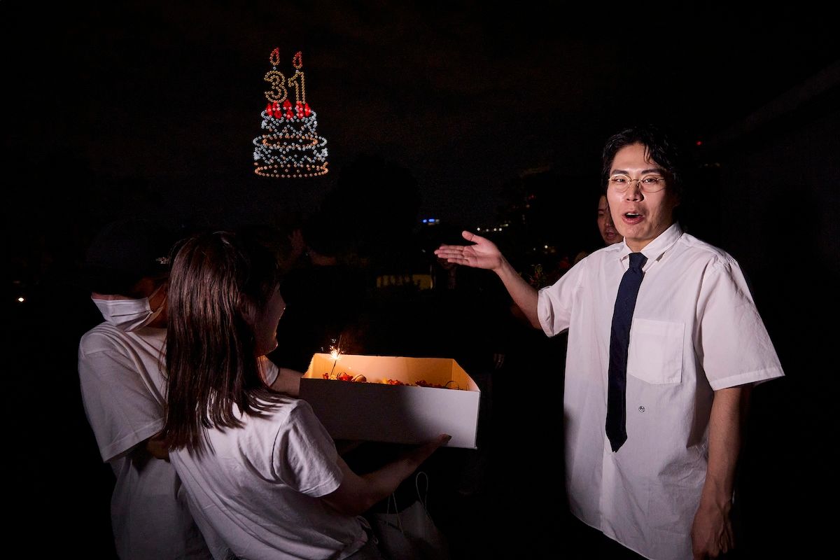 思わぬサプライズに驚くくるま