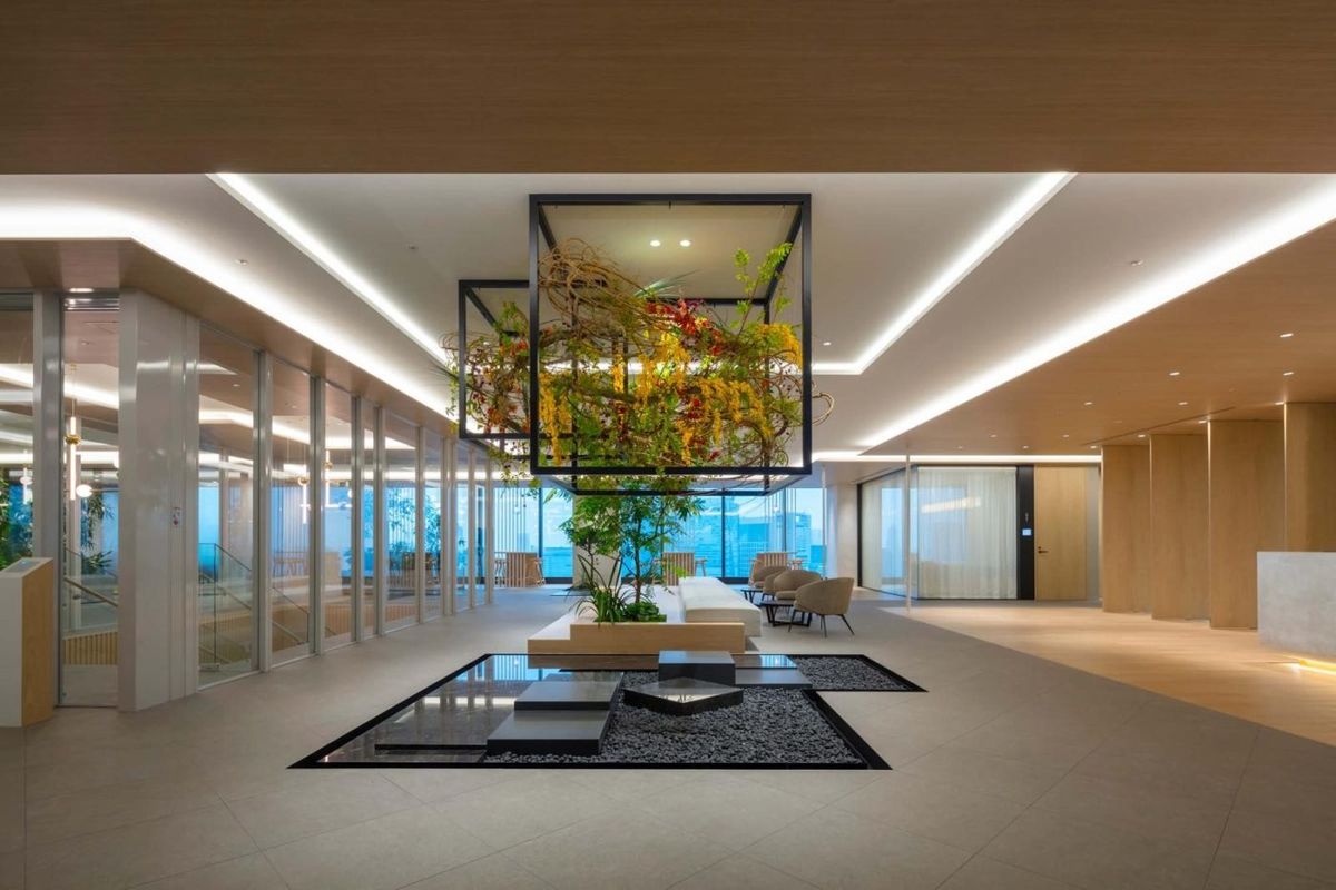 Signalが手がけた三井住友アセットマネジメントのオフィス空間。日本家屋や庭の構造をモチーフに、オフィス空間を「暮らしの延長」として再構成している。