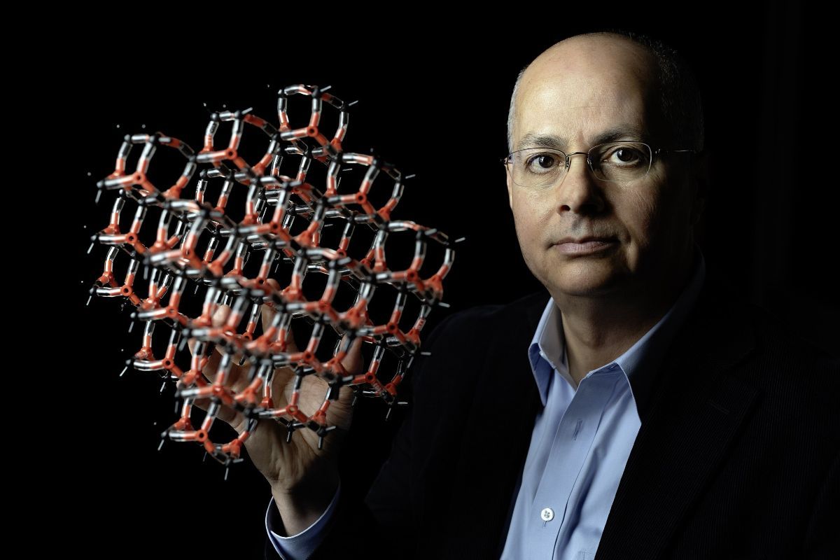 米カリフォルニア大学バークレー校のオマー・M・ヤギー教授（Christopher Michel, CC BY-SA 4.0 <https://creativecommons.org/licenses/by-sa/4.0>, via Wikimedia Commons）