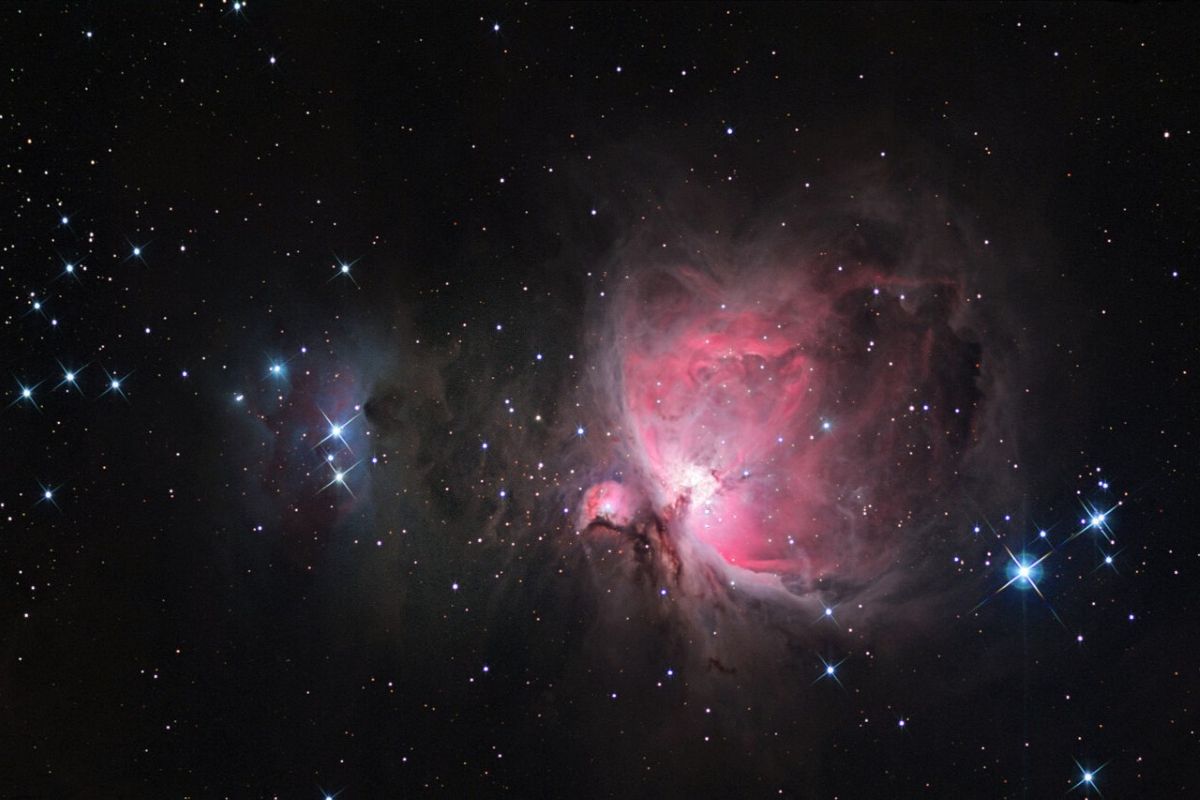 オリオン大星雲（M42）。地球から約1600光年という近い距離にある星形成領域で、太陽のような恒星を1万個作れるほどの星間物質が集まっている（KPNO/NOIRLab/NSF/AURA/Ryan Steinberg and Family/Adam Block）