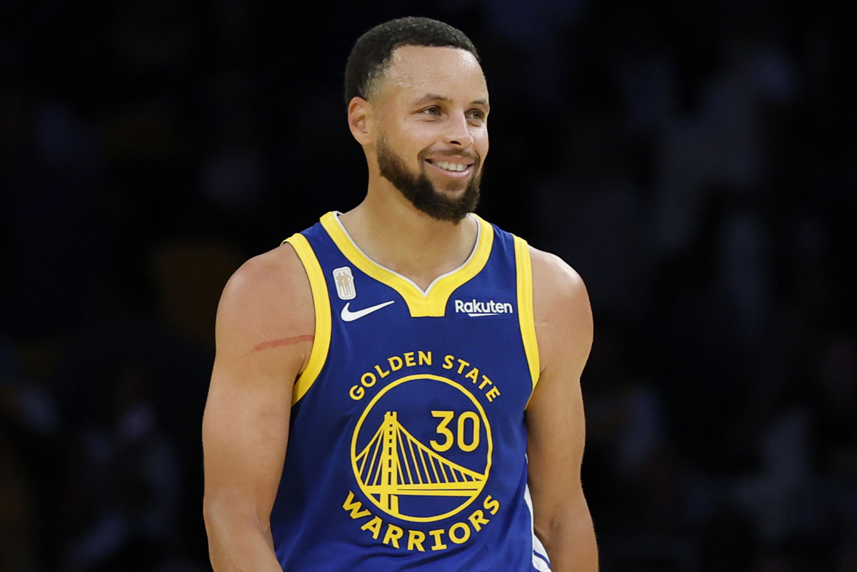 NBA選手の年収ランキング2025年版、ステフィン・カリーが243億円で