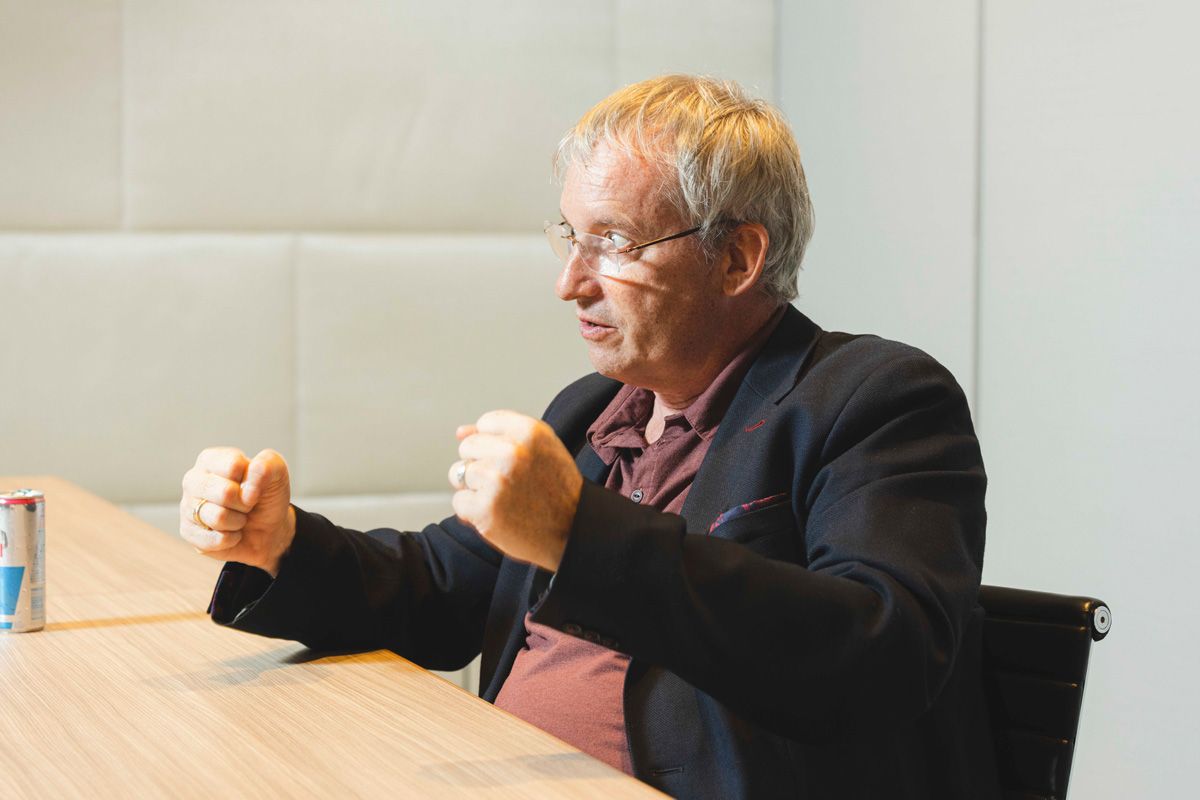 家庭に向けてロボットの普及には「ロボティクスの3つのステージ」が存在するという