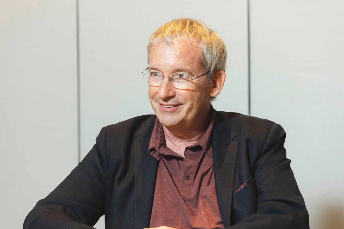 「ほとんどの家庭内における問題解決に、高い感情知性が求められる」とアングルは語る