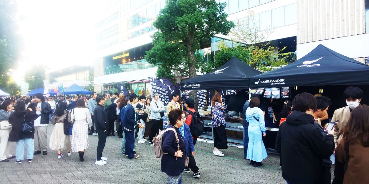 「ラムバサダー（LAMBASSADOR）」は人気ブースの1つで、毎年行列ができる