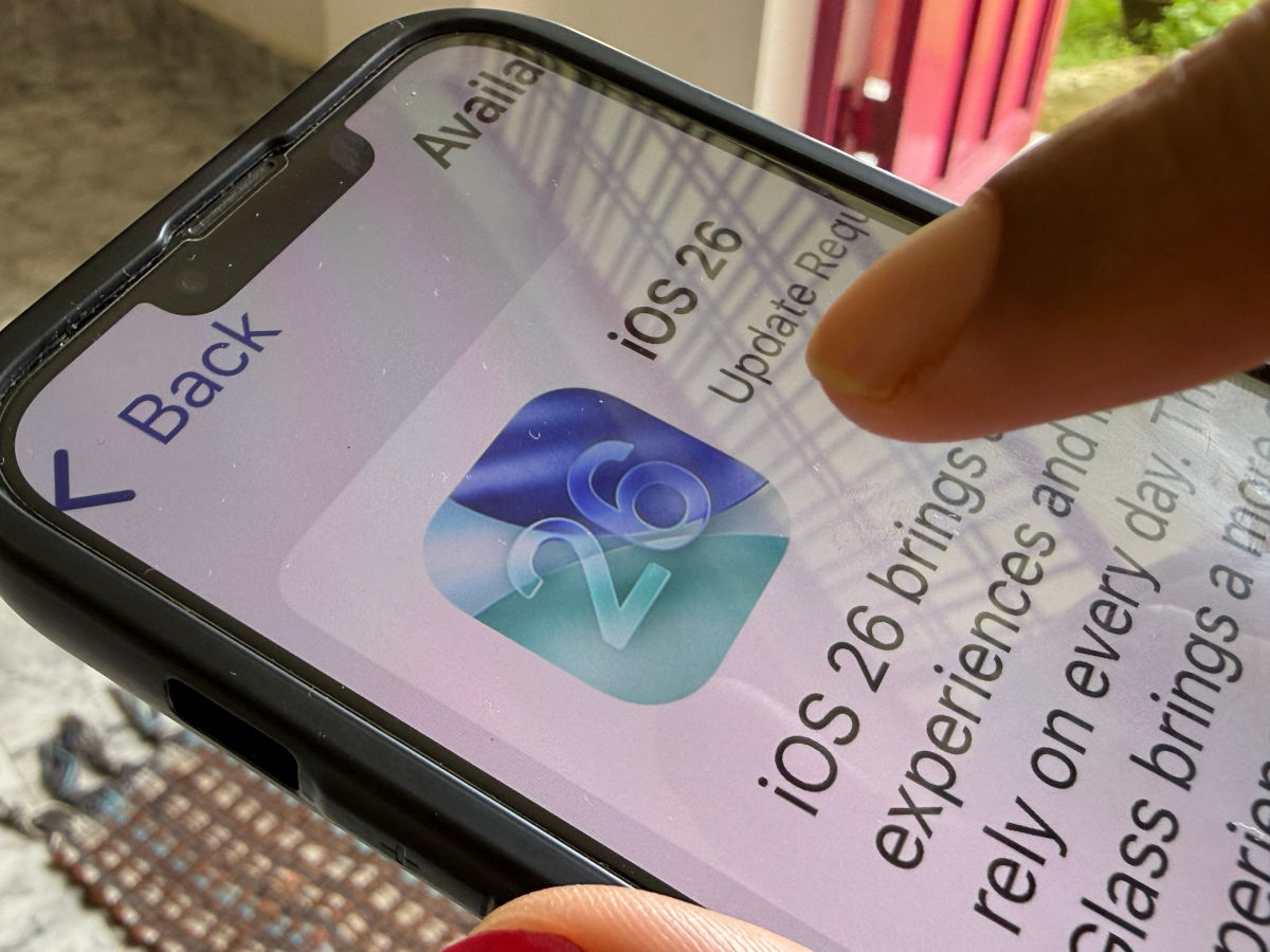 アップルがiPhone向け「iOS 26.1」を公開、今すぐ更新を | Forbes