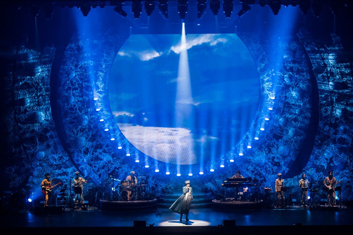 11月から始まったコンサートツアー「THE WORMHOLE TOUR 2025-26」で、生演奏によるアルバム『Wormhole』のパフォーマンスにチャレンジ（写真＝田中聖太郎）