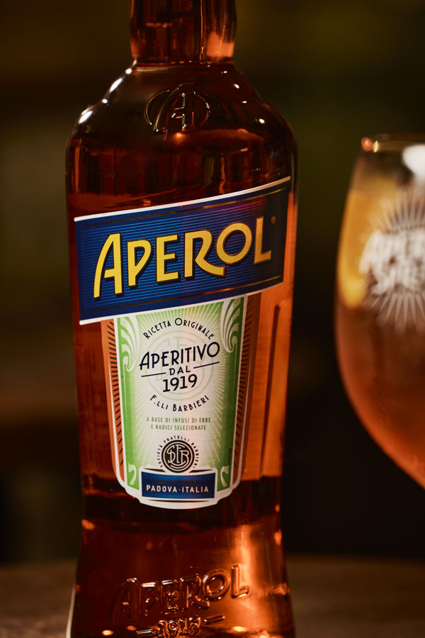 手の中の太陽に乾杯したくなるオレンジリキュール | Forbes JAPAN 公式