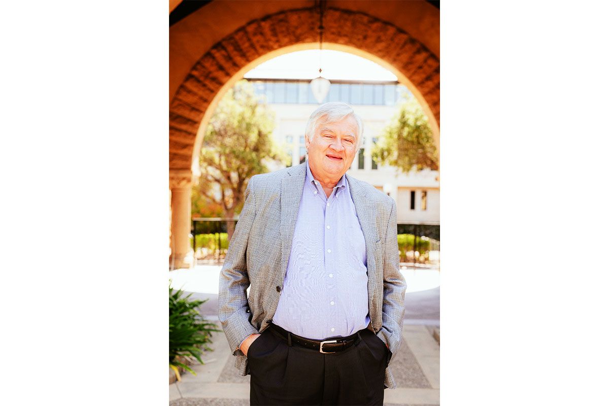 「世界は不確実で脅威も多いですが、楽しみながら取り組めば必ず力を発揮できます」（ダッシャー教授）　　Courtesy of the author