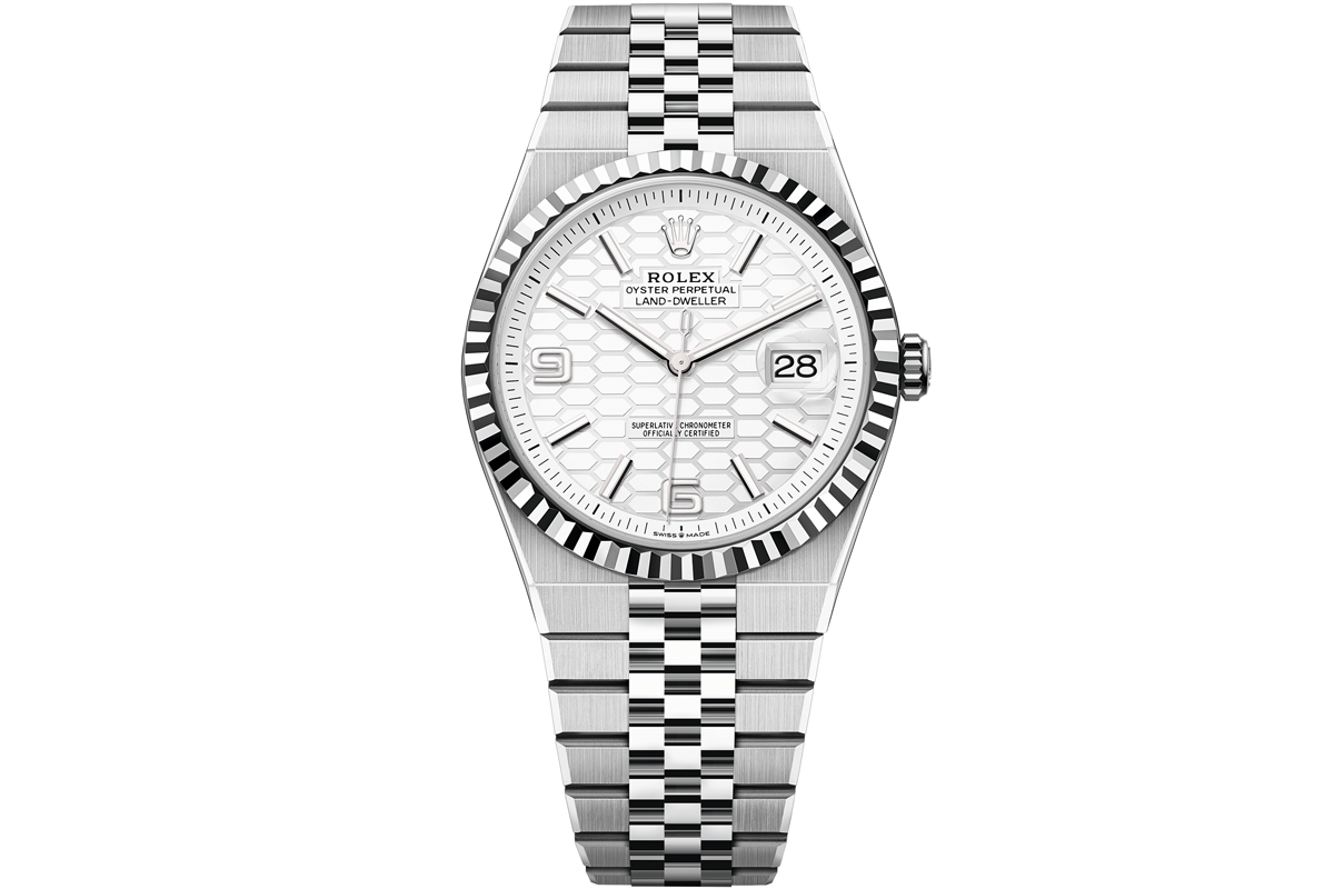 自動巻き、オイスタースチール×18KWGケース、ケース径40mm。2255000円〈ロレックス／日本ロレックス Tel:0120-929-570〉