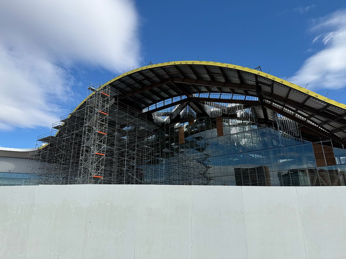 筆者が2025年1月にCESを訪れた際に、建築中の新しいセントラルホールを撮影した写真。2026年にはCESのメイン会場であるLVCCのセントラルホールがリニューアルオープンする