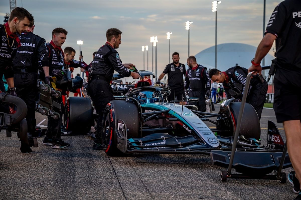 2位：メルセデス（Shutterstock.com）