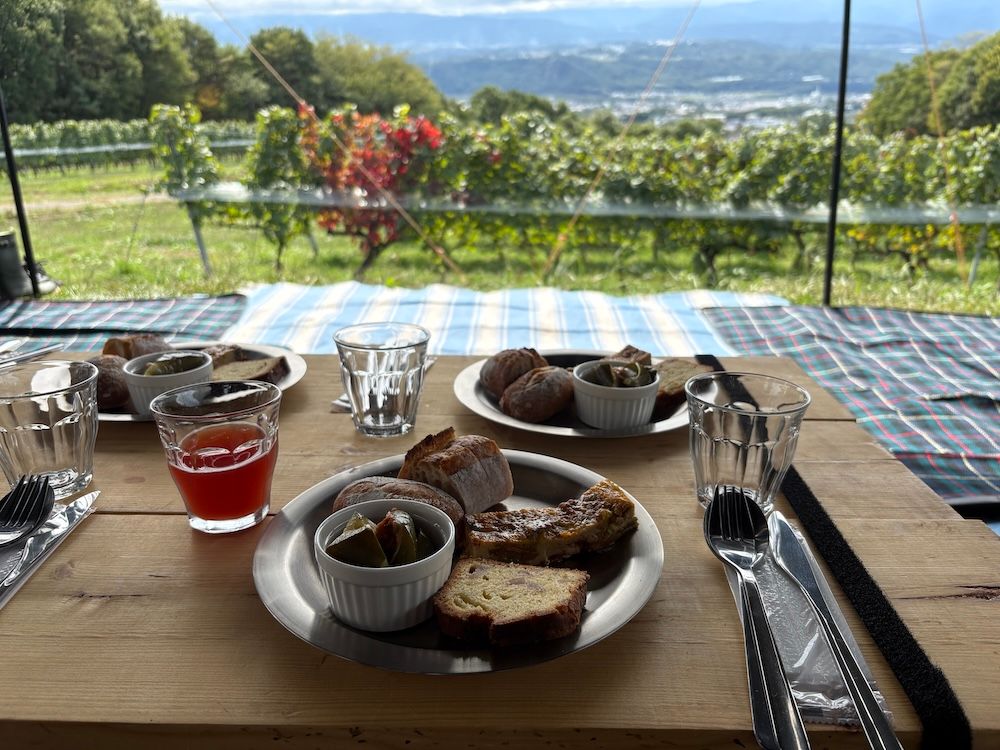 ワインを飲みながら、参加者とも話が弾む