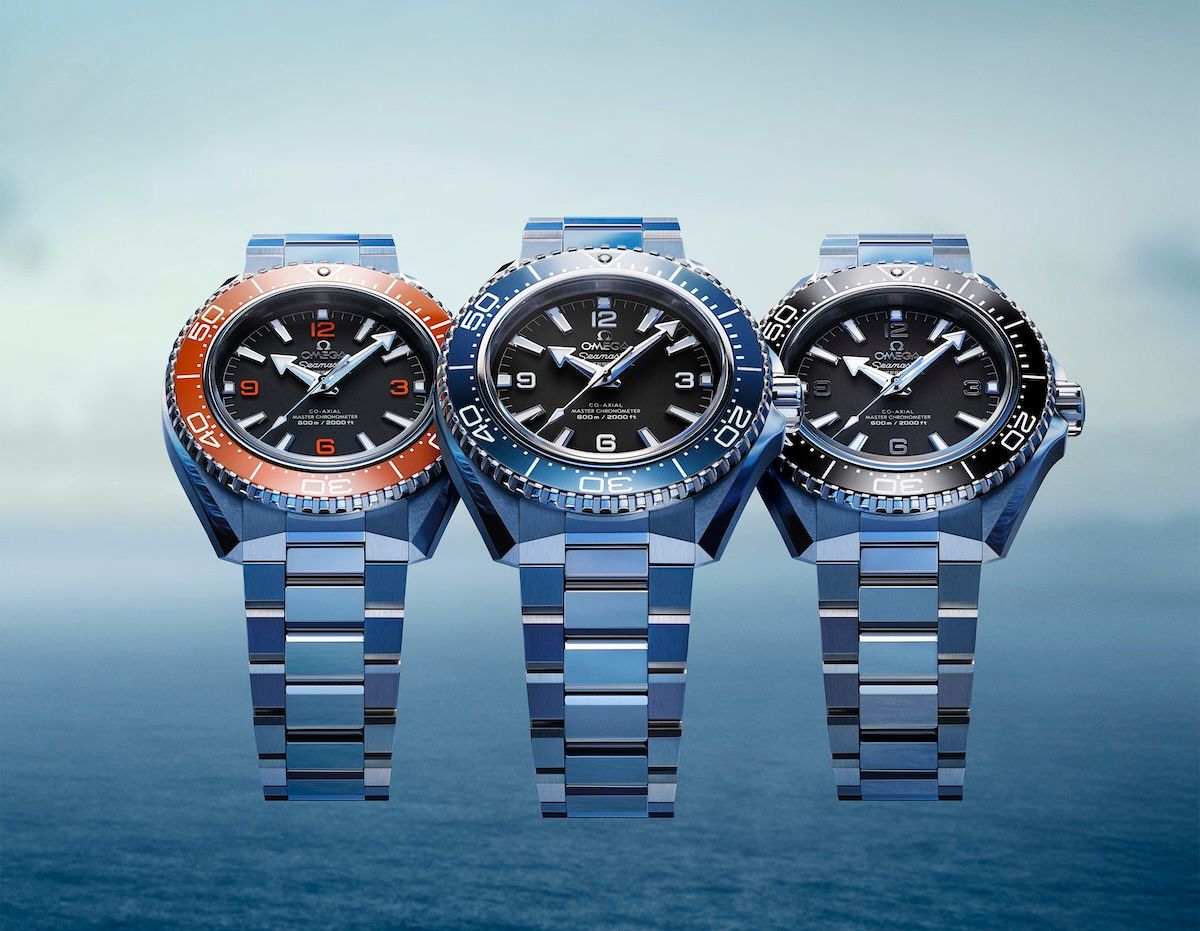 自動巻き、SSケース、ケース径42㎜。オレンジモデル ¥1,342,000、ブルーモデル&ブラックモデル ¥1,304,000