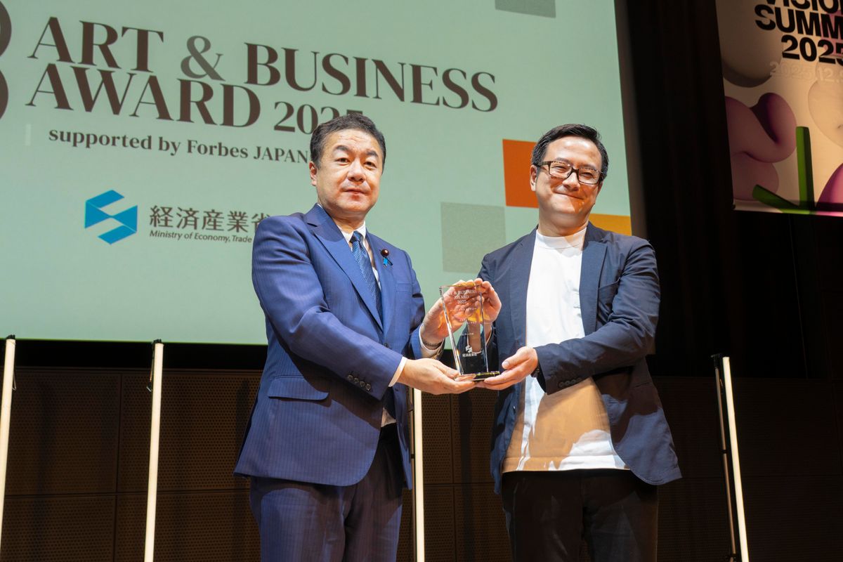 専務取締役 兼 CCCアートラボ事業本部長 増田宗禄（右）