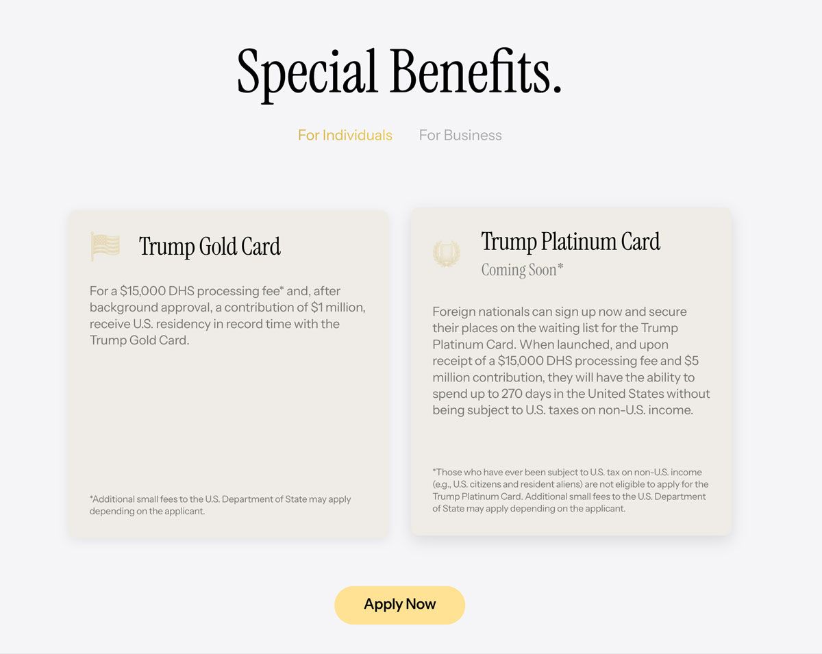 「トランプ・ゴールドカード」の公式ウェブサイトから。左が100万ドルのゴールドカード、右が500万ドルのプラチナカード。プラチナはComing Soonとなっている