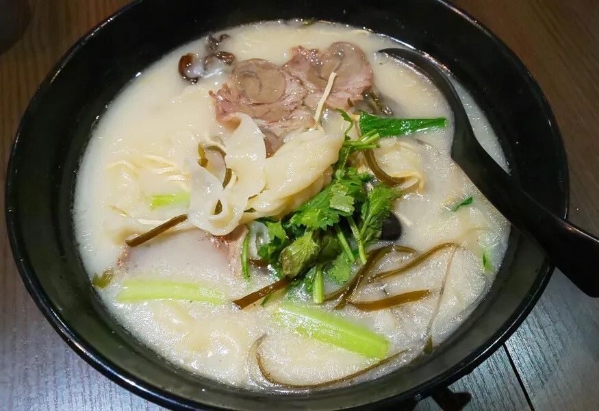 「池袋小吃居」のメニューにあった河南省のご当地麺「燴麺（ホィミェン）」。筆者は現地以外では初めてこの店で口にした